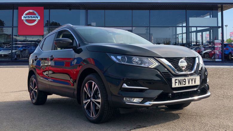 Buy Online Nissan Qashqai 1.3 DiG-T N-Connecta 5dr [Glass Roof Pack ...